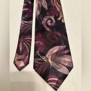 Vintage Oscar De La Renta tie